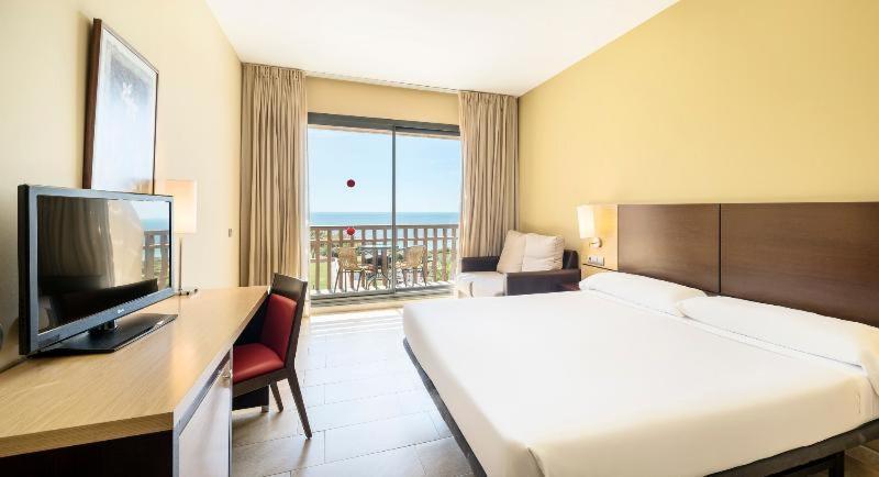 Ilunion Calas De Conil 4*